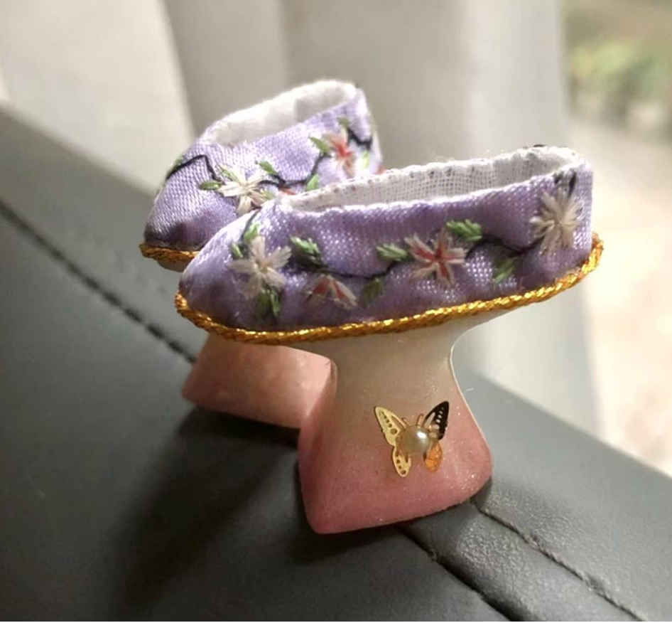 1:6 Chinese Qing Dynasty Flowerpot Shoes for 1/6 Scale Doll / Art / Decoration